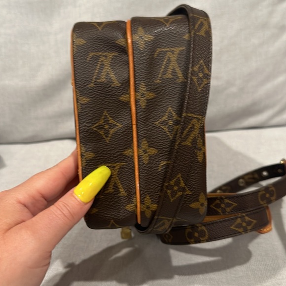 VINTAGE LV DUNABE IN EUC no callouts no peeling honey color - Picture 7 of 10